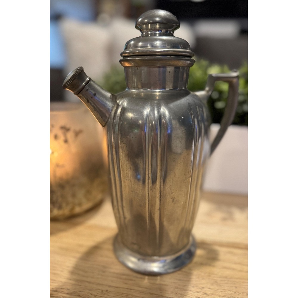 Pilgrim Pewter 3-Pint Pitcher – Silver Decorative Tableware 10.5 Height